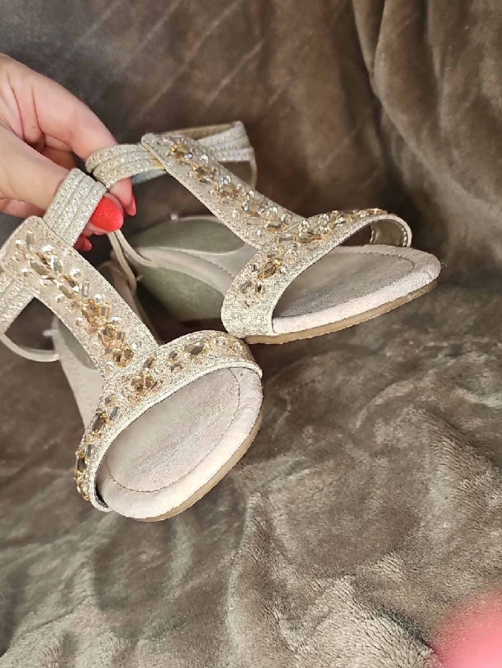 East 5th Violetta Silver Jeweled T-Strap Wedge Sandal Size 6.5 Womens - Picture 3 of 8